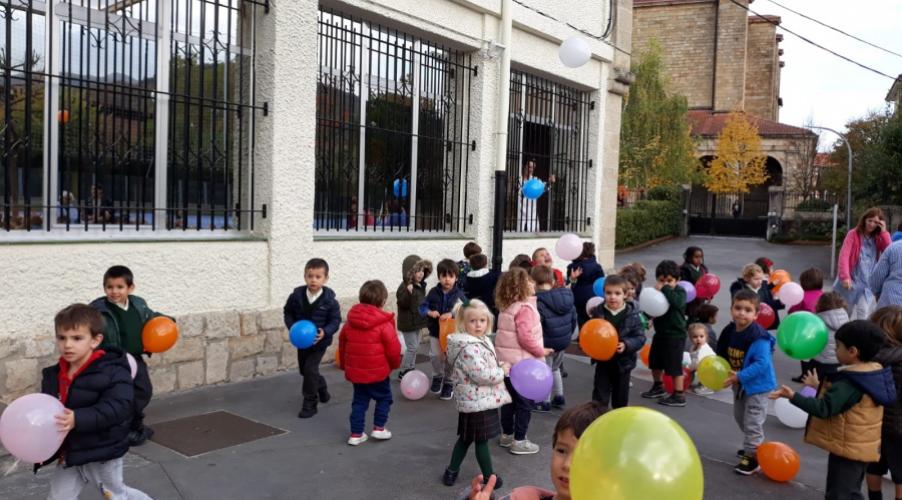 Karmengo Ama Ikastetxek Onda Vasca irratiko Astalde pasa saioan parte hartu du hezkuntza sisteman aniztasuna nola lantzen del azaltzeko